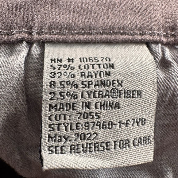 TRACTR MONA Gray Eiffel Tower High Rise Stretch‎ Cut Off Crop Jeans Sz 0/25 NWT - Picture 10 of 11